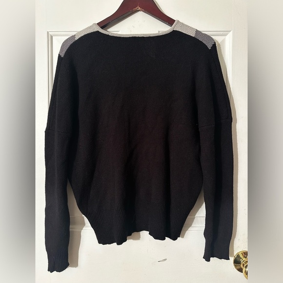 TAHARI Black Gray Varsity Style V Neck L Silky Soft Stretchy Collegiate Sorority - Picture 6 of 10